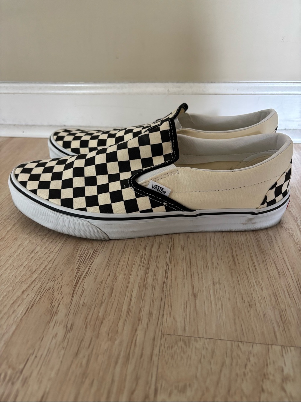 Vans Unisex Wide Classic Slip-On Checkerboard Sneakers - Black/White - Picture 5 of 6